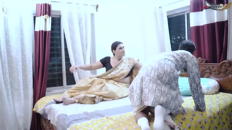 当他们在一家不知名的酒店时，南印度女孩与不知名的男孩进行性交 完整电影